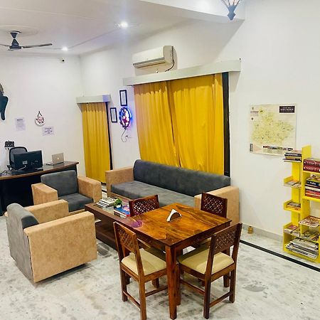 La Curcuma Luxury Homestay Khajurāho Buitenkant foto
